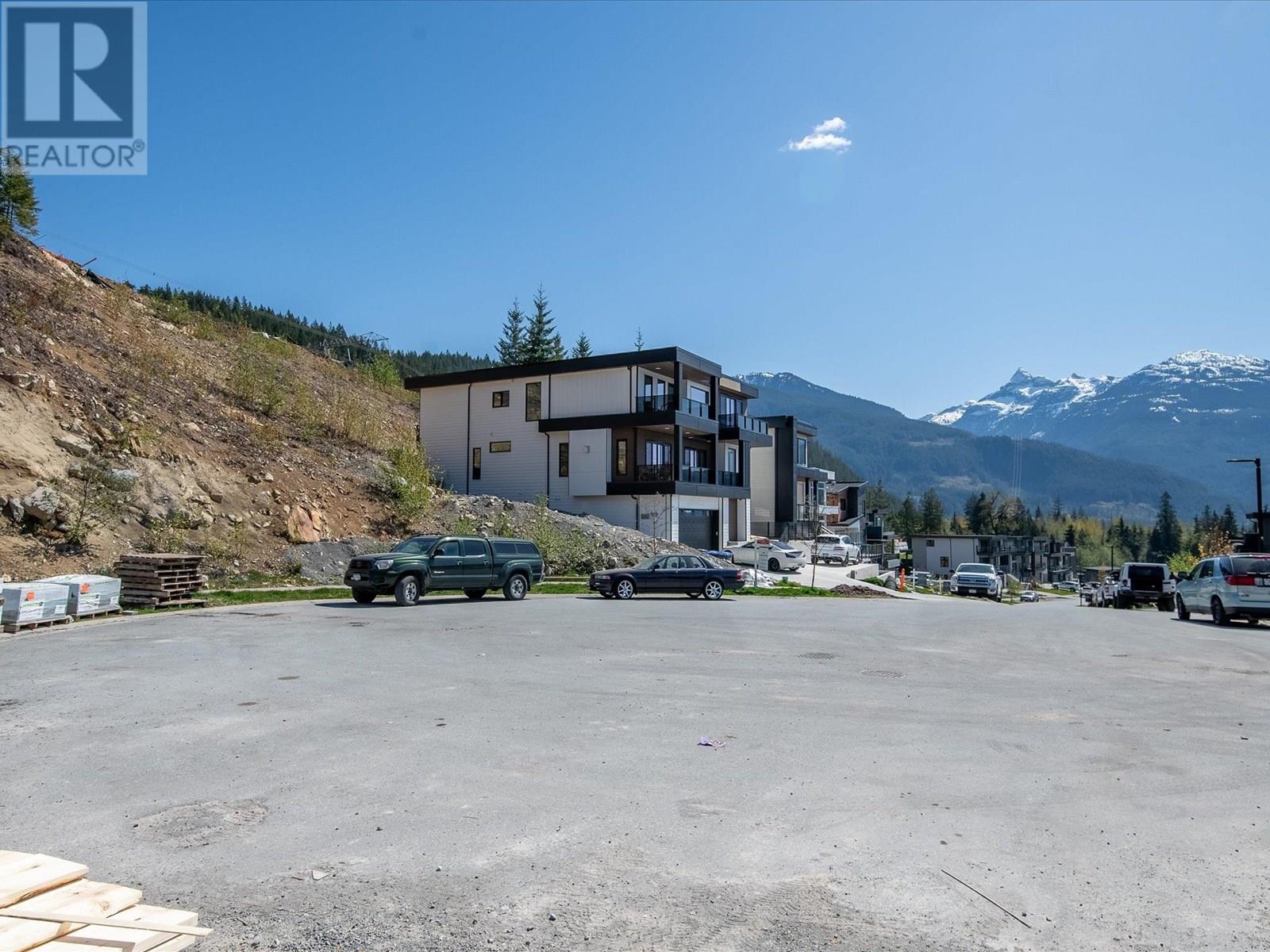 34 3385 MAMQUAM ROAD, Squamish