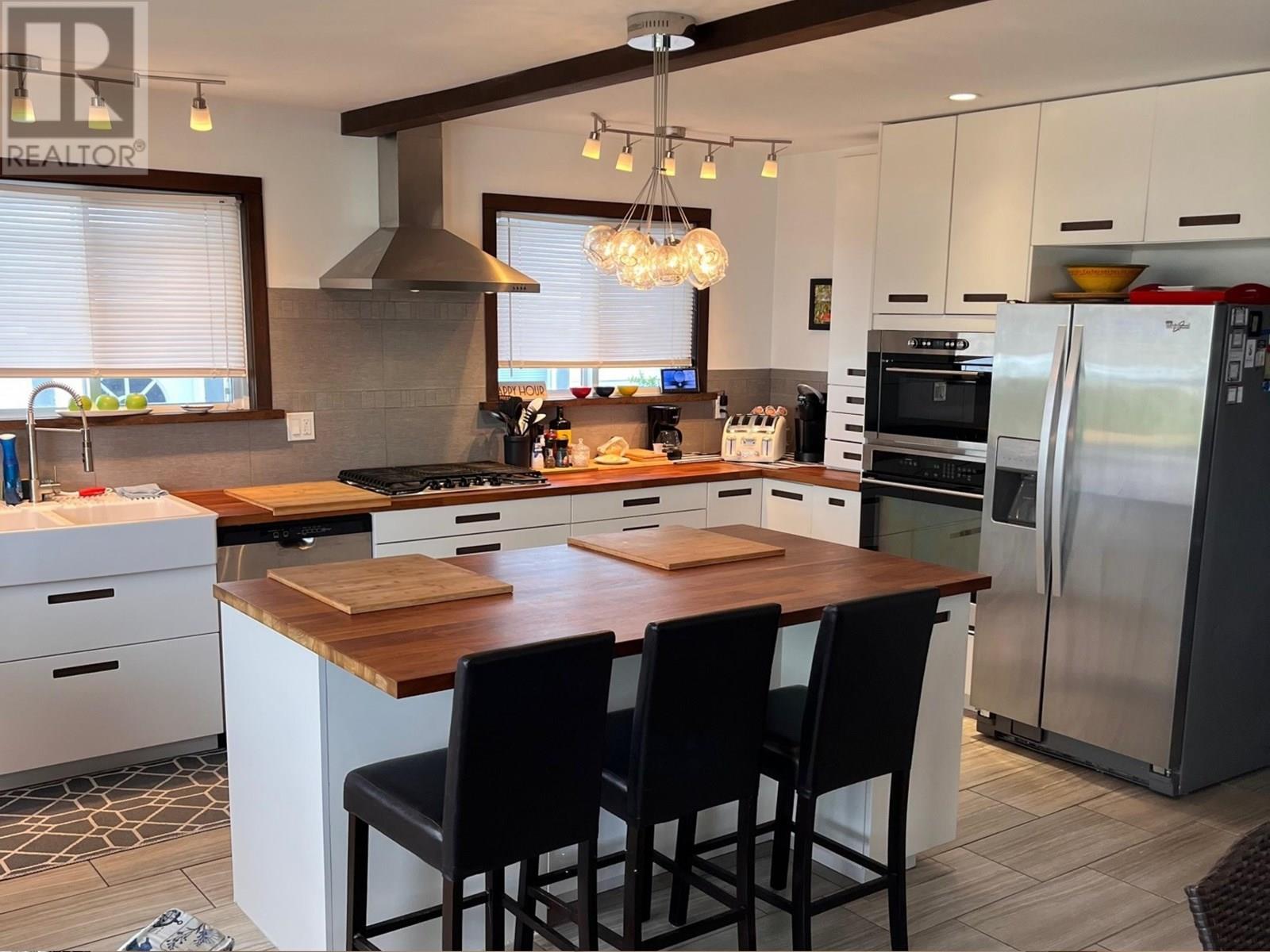 4808 SUNSHINE COAST HIGHWAY, Sechelt