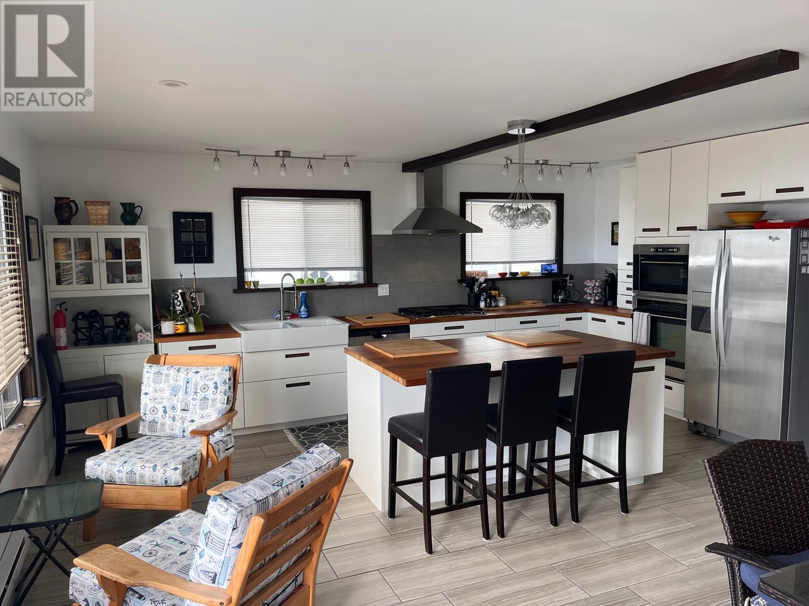 4808 SUNSHINE COAST HIGHWAY, Sechelt