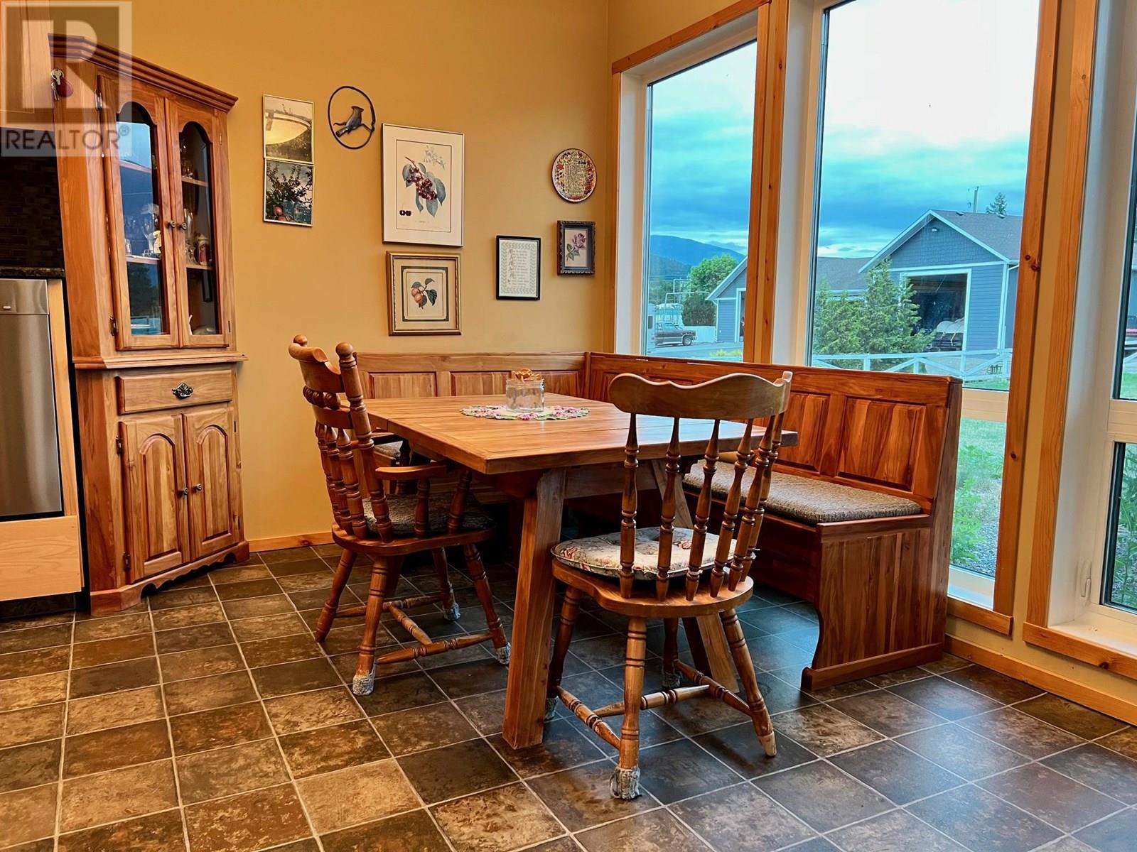 Photo 14 of 802 25th Avenue S, Creston BC