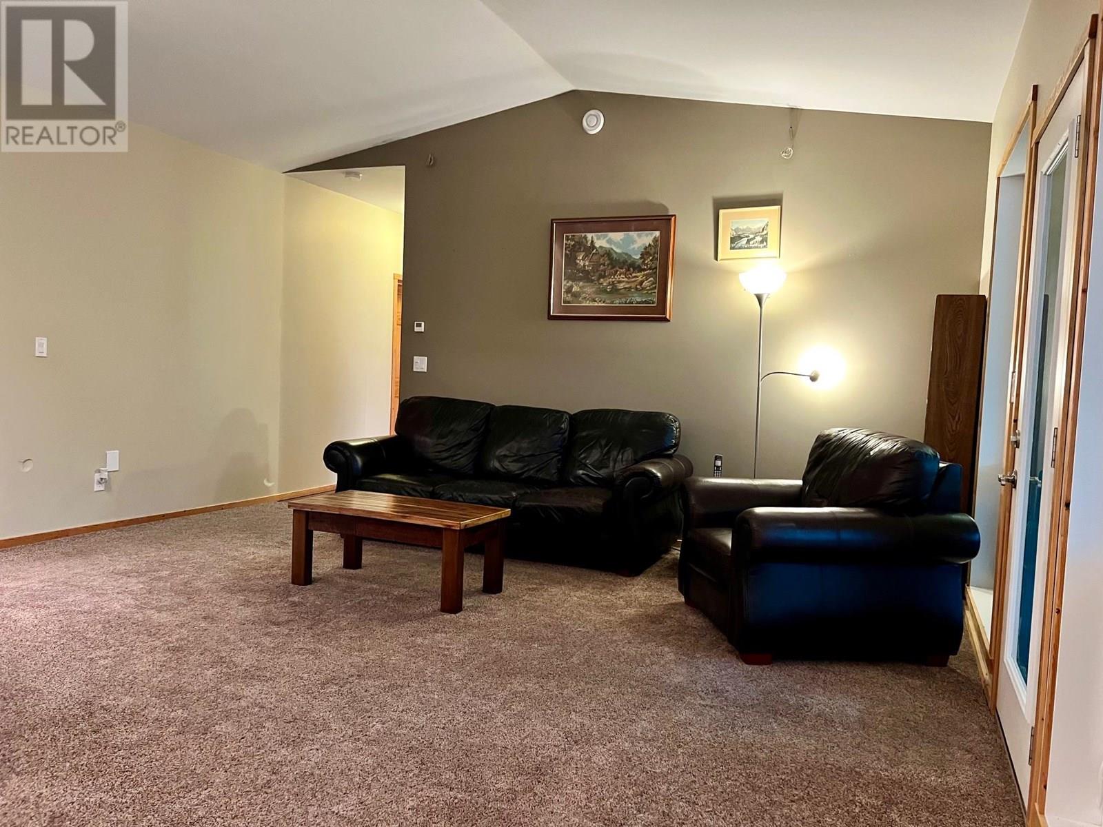 Photo 6 of 802 25th Avenue S, Creston BC