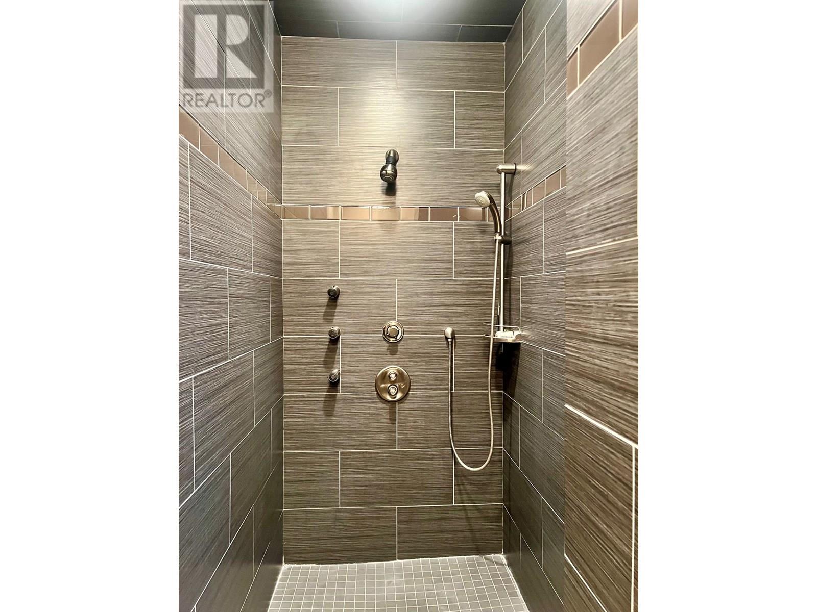 Photo 18 of 802 25th Avenue S, Creston BC
