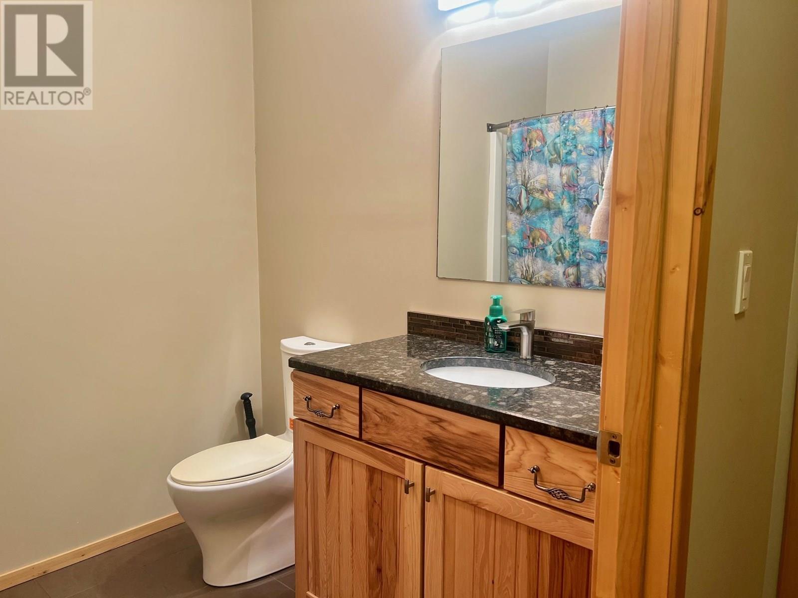 Photo 17 of 802 25th Avenue S, Creston BC