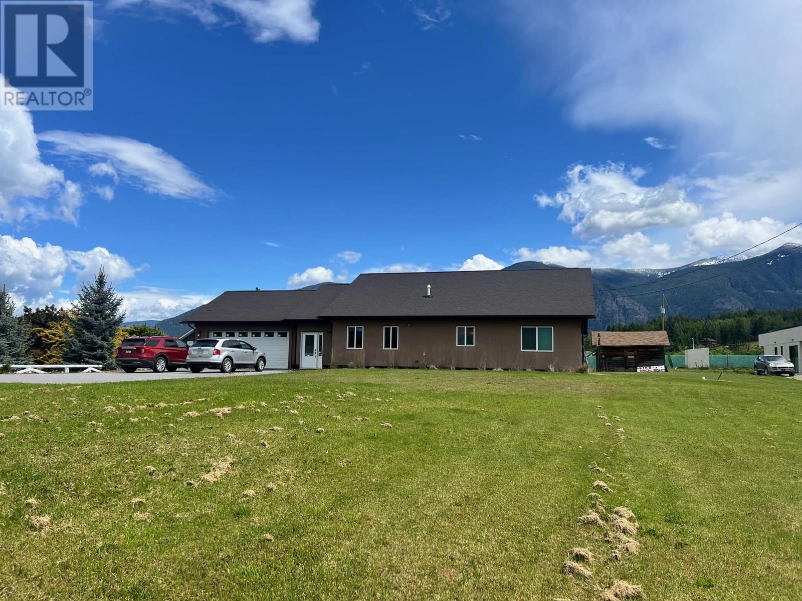 Photo 21 of 802 25th Avenue S, Creston BC
