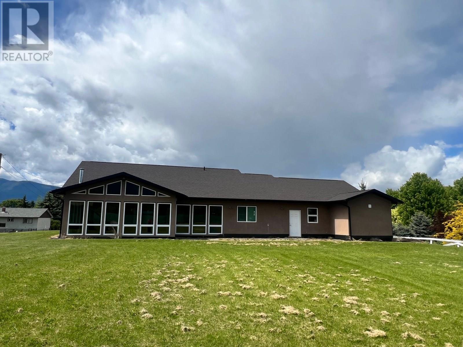 Photo 15 of 802 25th Avenue S, Creston BC