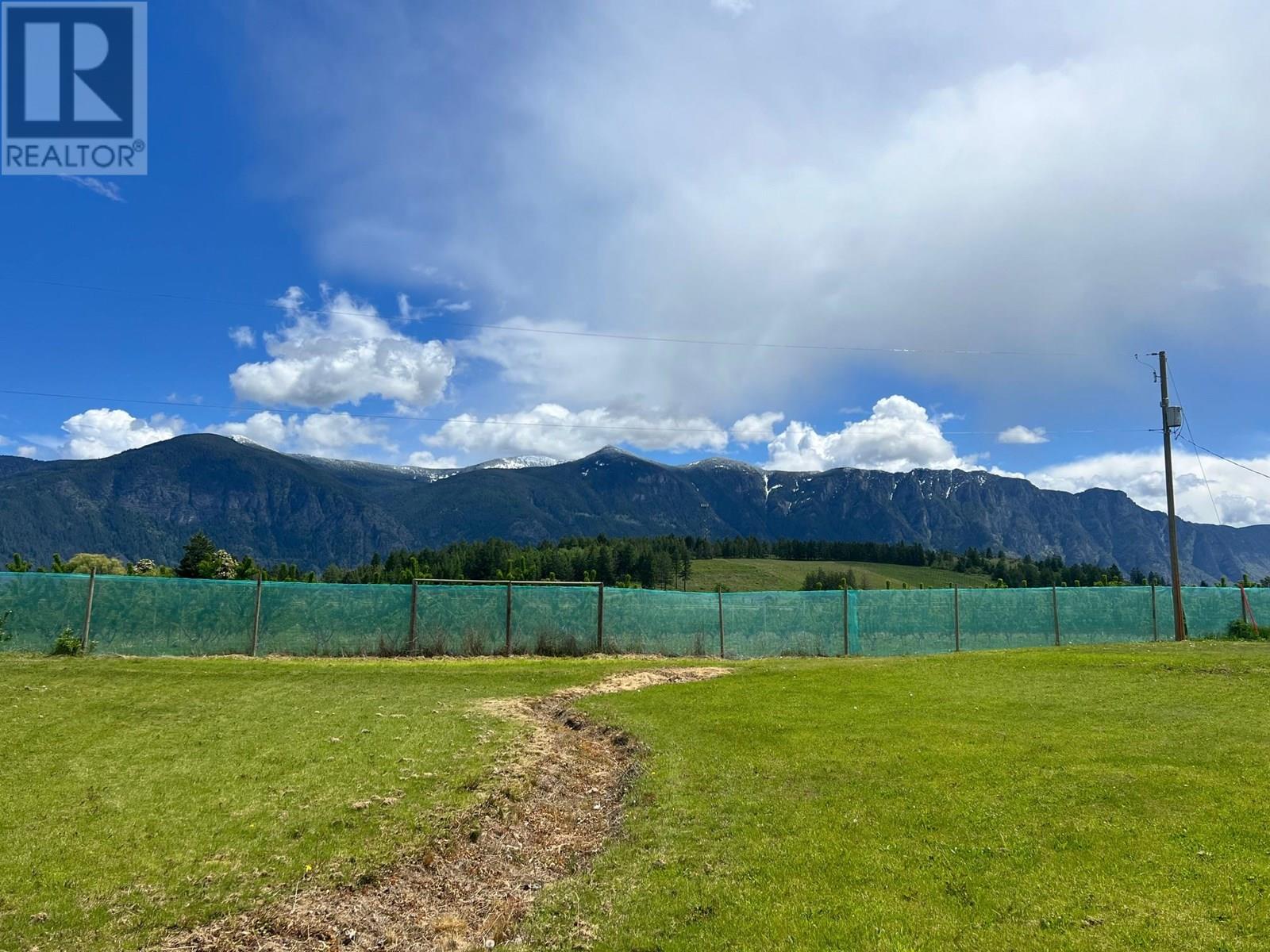 Photo 20 of 802 25th Avenue S, Creston BC