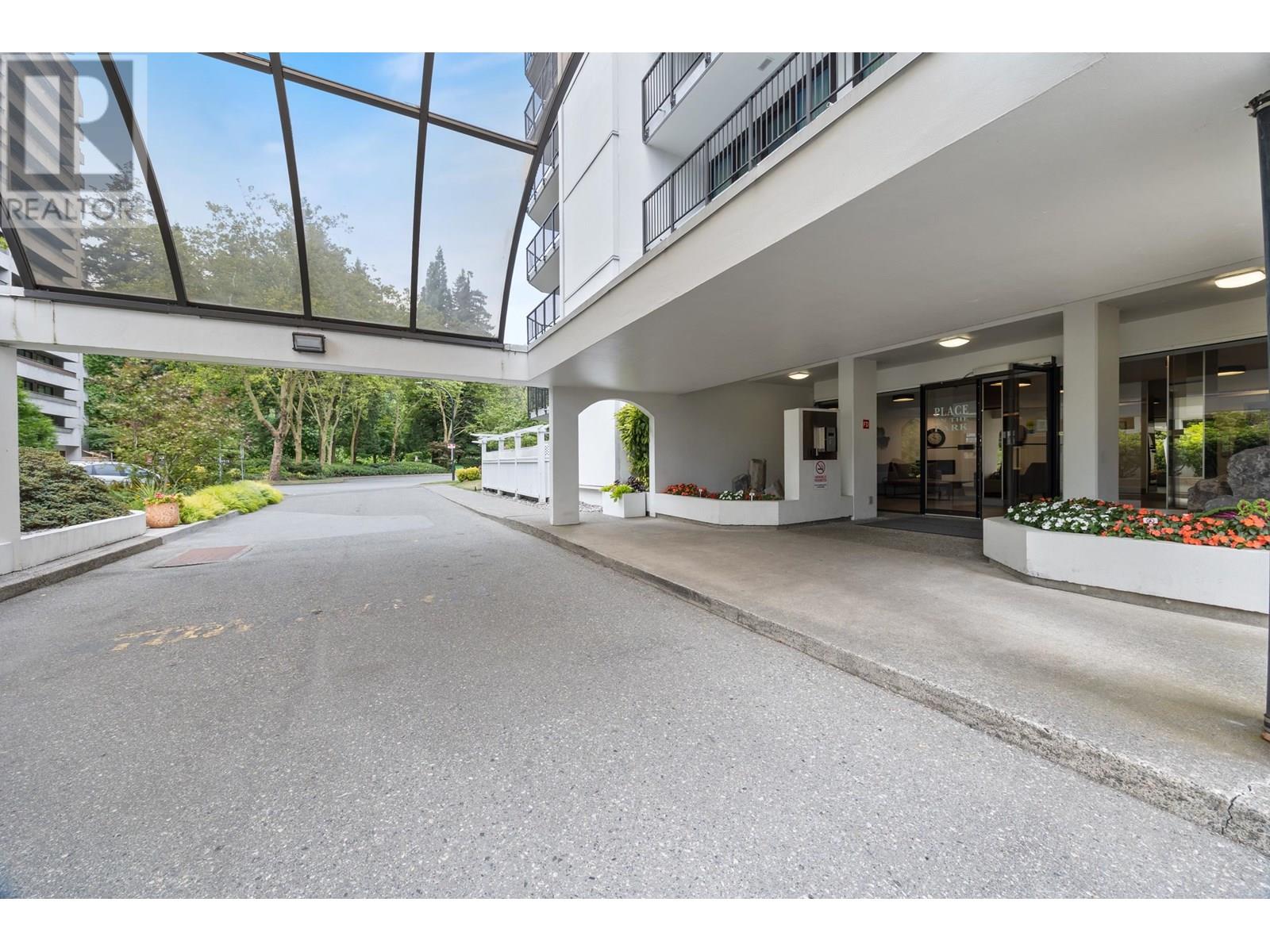 Photo 7 of 406 4165 Maywood Street, Burnaby BC