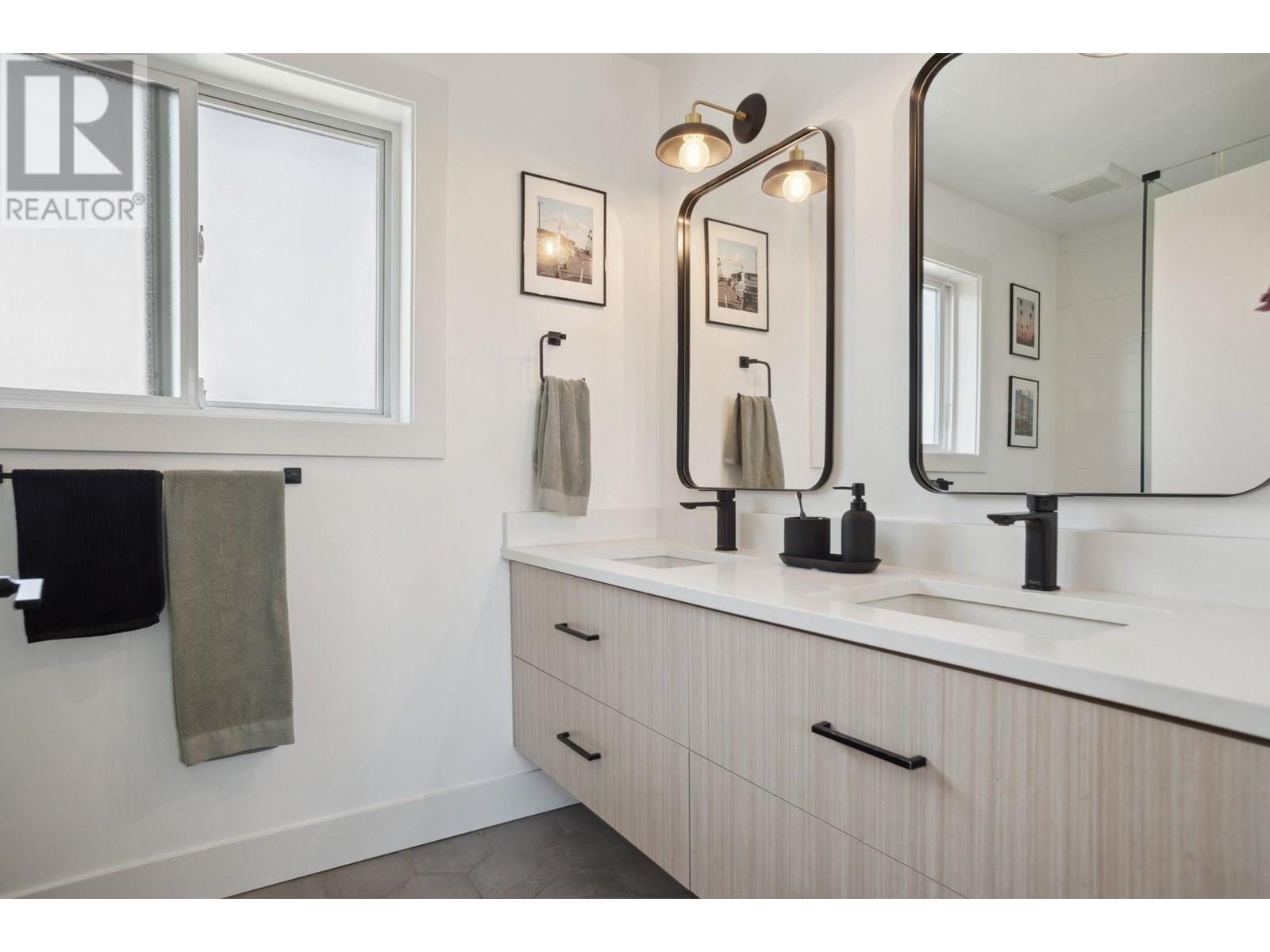 Photo 16 of 5018 Nanaimo Street, Vancouver BC