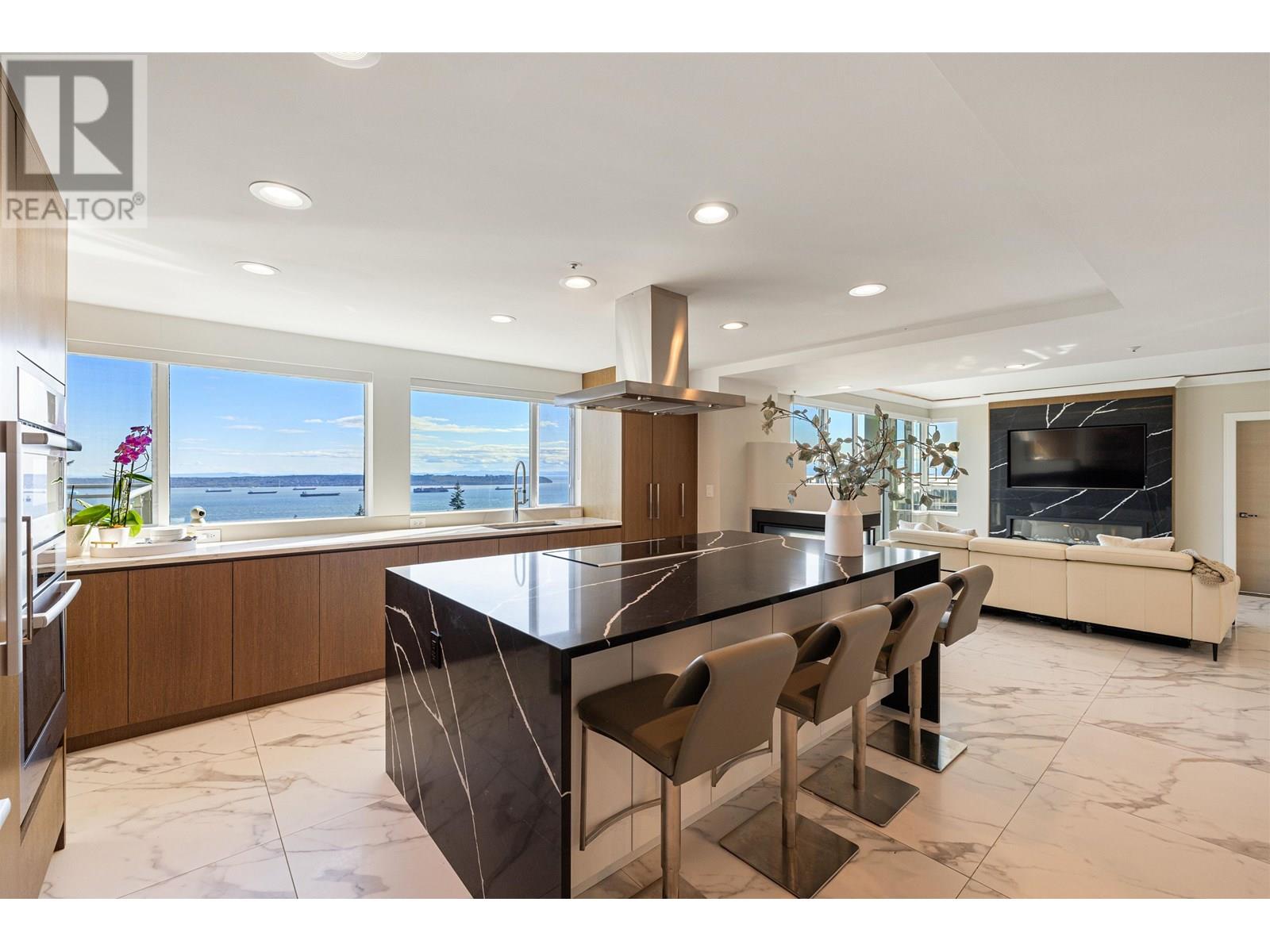 701 3105 DEER RIDGE DRIVE, West Vancouver