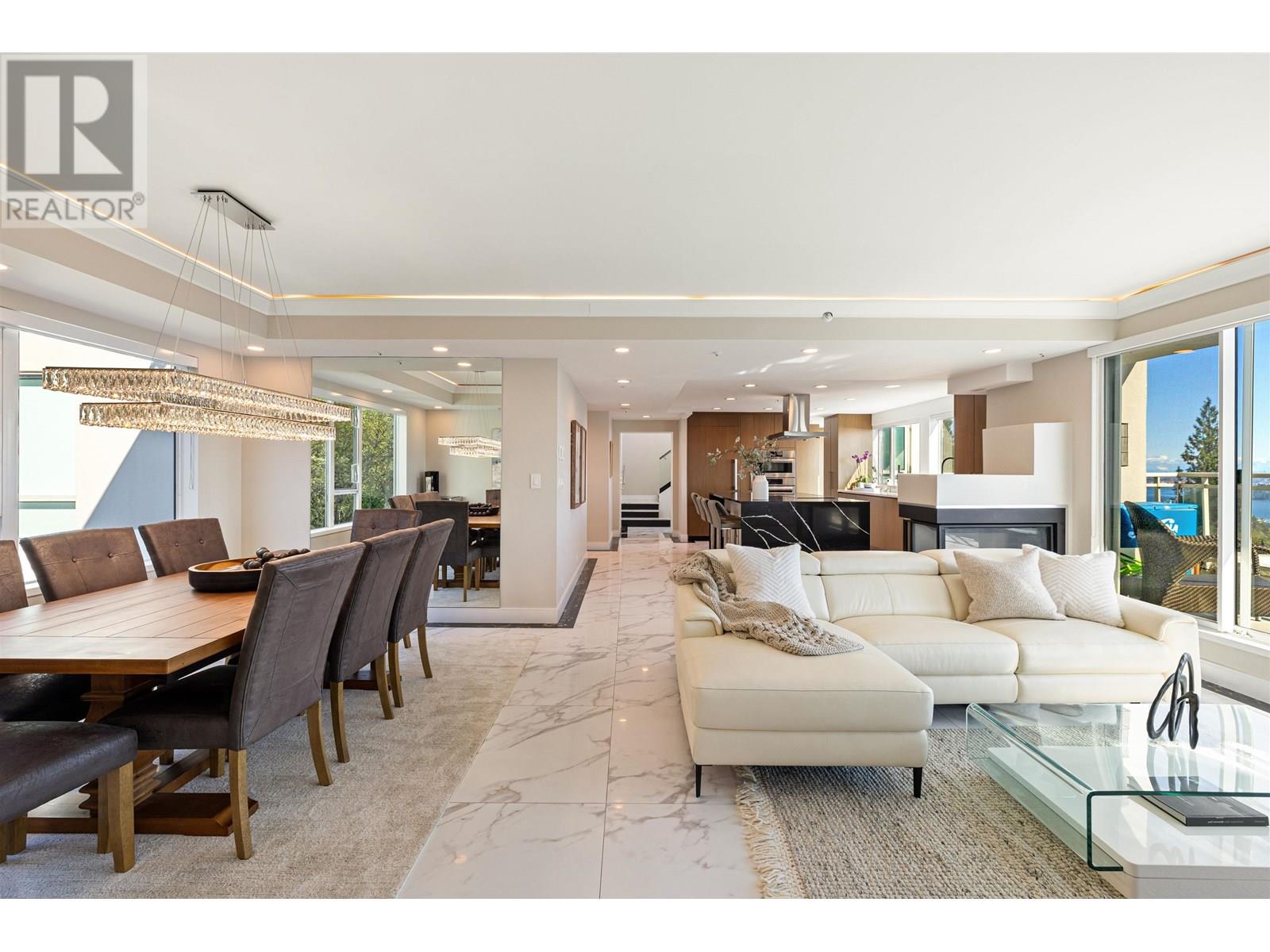 701 3105 DEER RIDGE DRIVE, West Vancouver