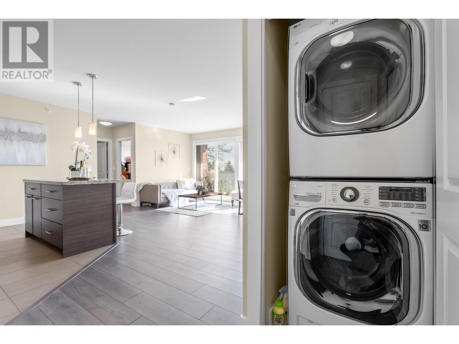 Photo 18 of 302 7377 14th Avenue, Burnaby BC