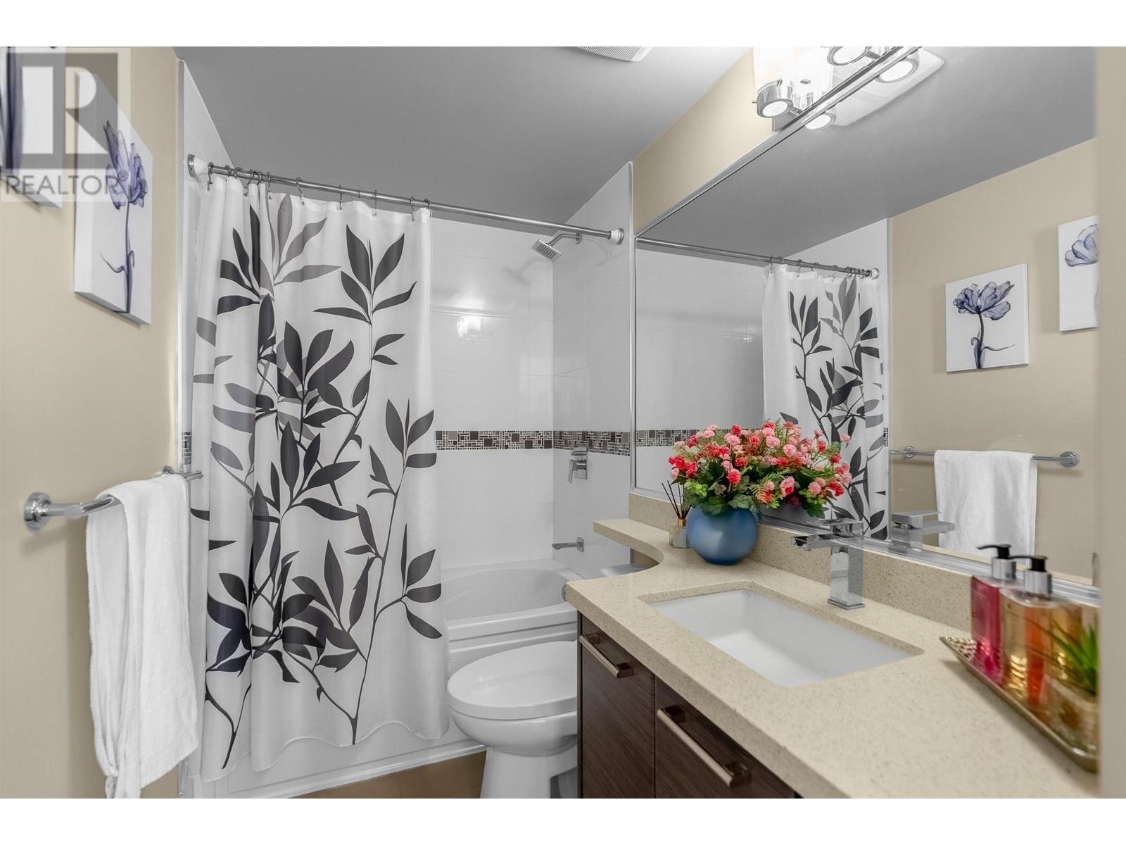 Photo 20 of 302 7377 14th Avenue, Burnaby BC