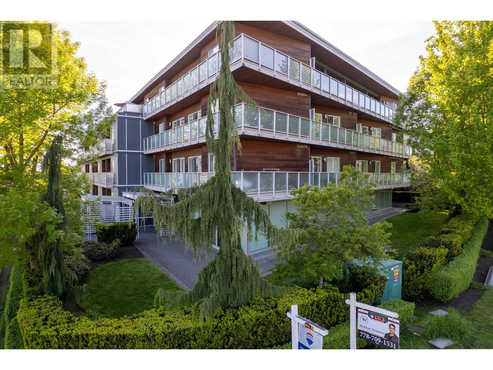 Photo 31 of 302 7377 14th Avenue, Burnaby BC