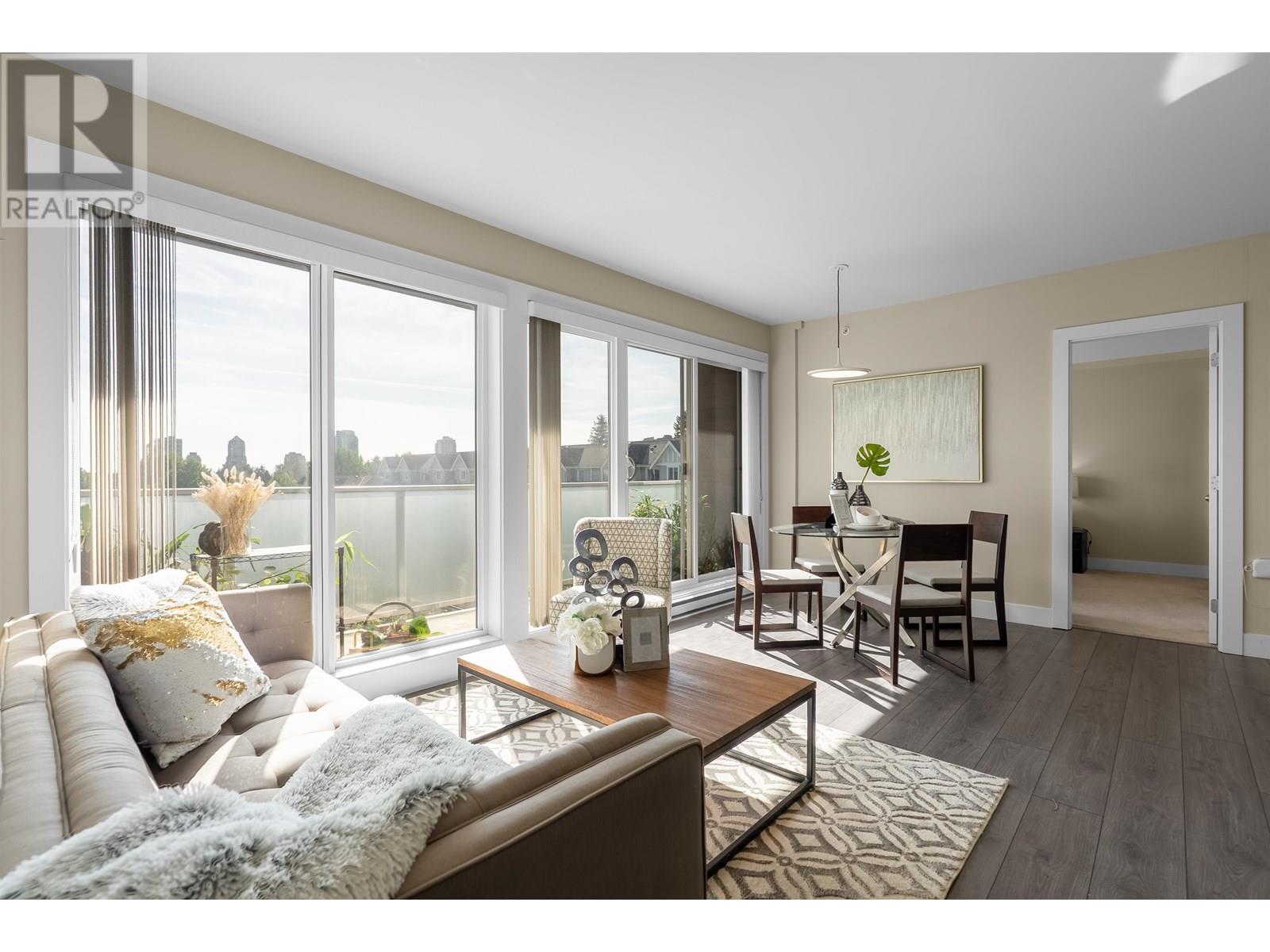 Photo 4 of 302 7377 14th Avenue, Burnaby BC
