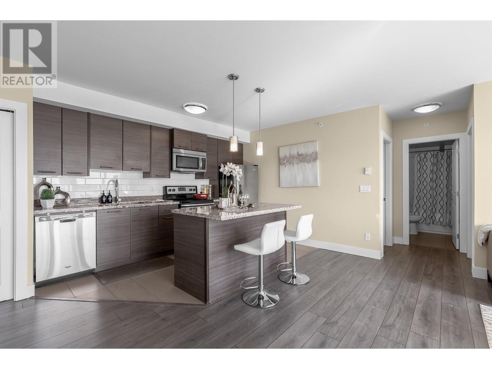 Photo 8 of 302 7377 14th Avenue, Burnaby BC