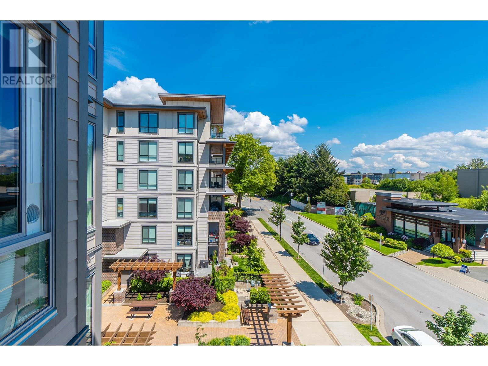 Photo 18 of 405 7169 14th Avenue, Burnaby BC