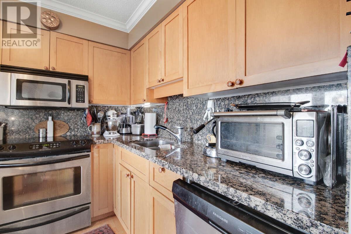 903 1745 ESQUIMALT AVENUE, West Vancouver