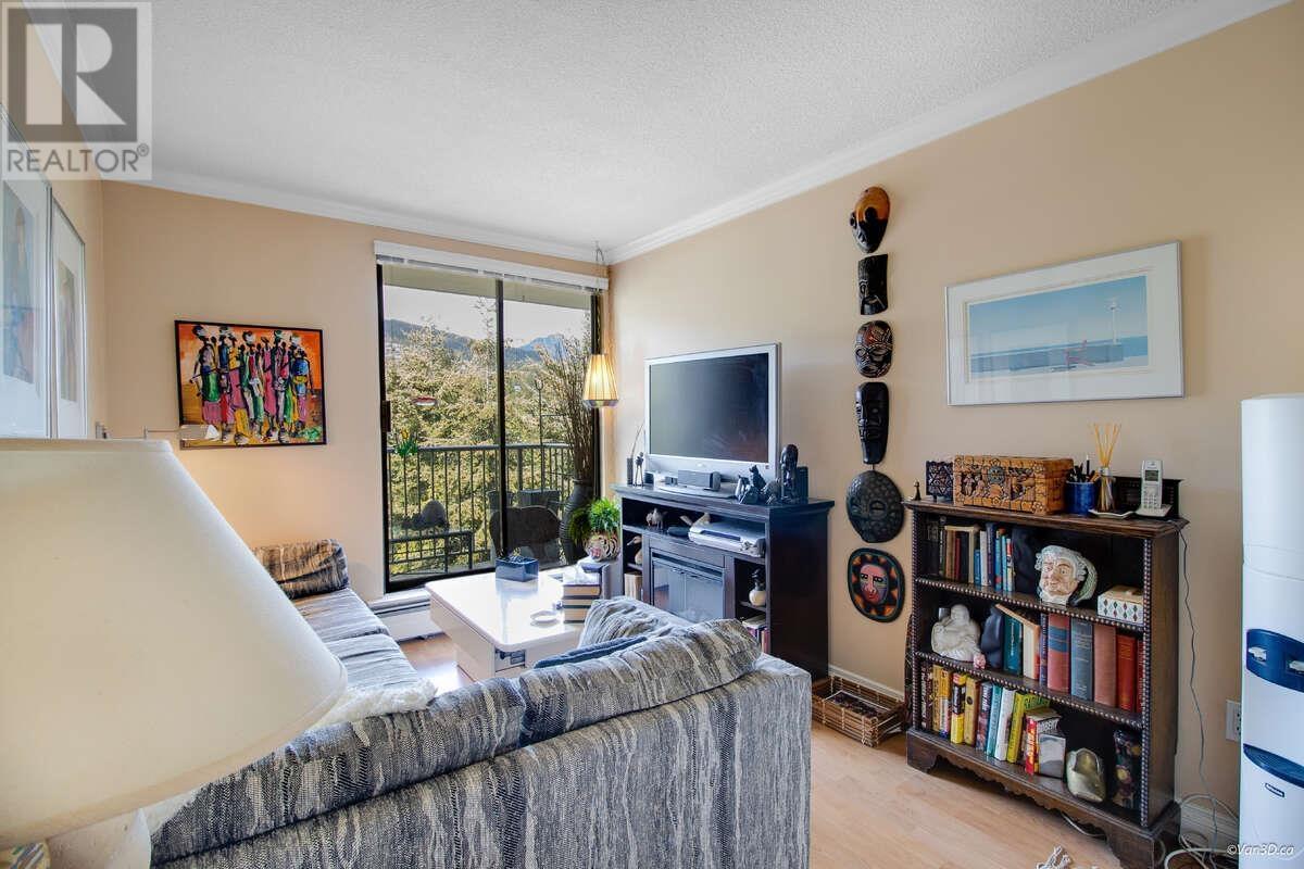 903 1745 ESQUIMALT AVENUE, West Vancouver