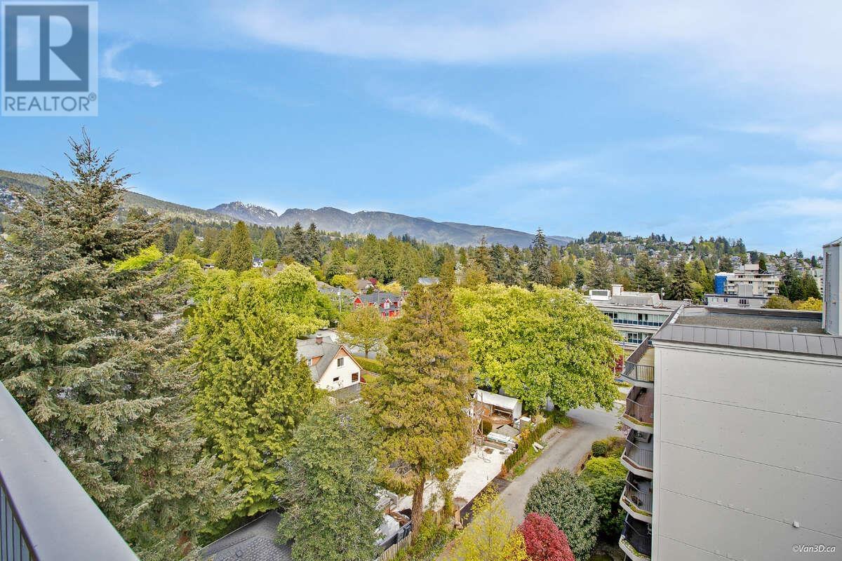 903 1745 ESQUIMALT AVENUE, West Vancouver