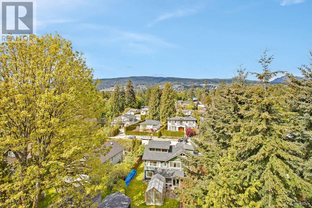 903 1745 ESQUIMALT AVENUE, West Vancouver