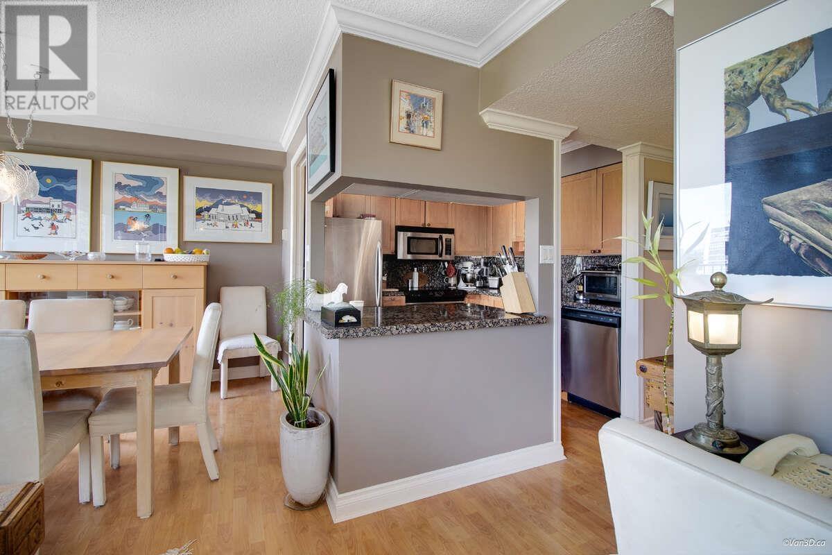903 1745 ESQUIMALT AVENUE, West Vancouver