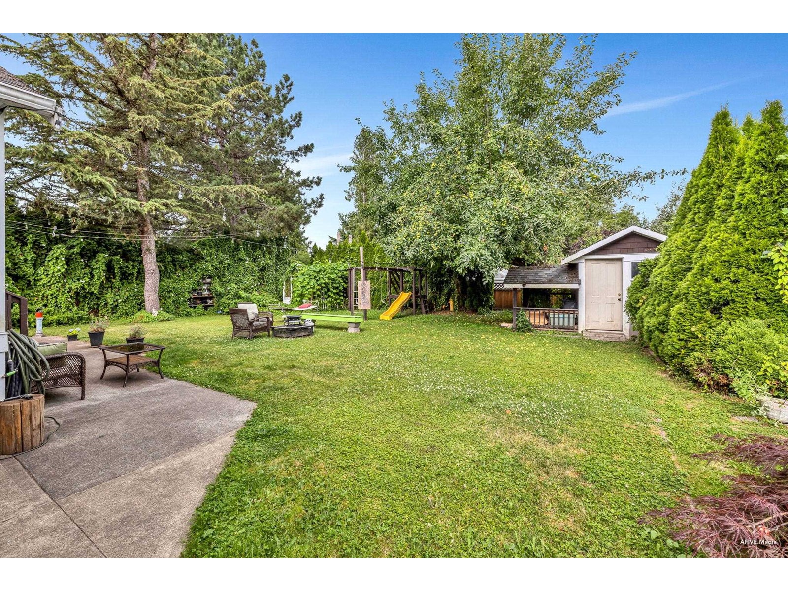 Photo 2 of 46105 Lewis Avenue Chilliwack Proper East, Chilliwack BC