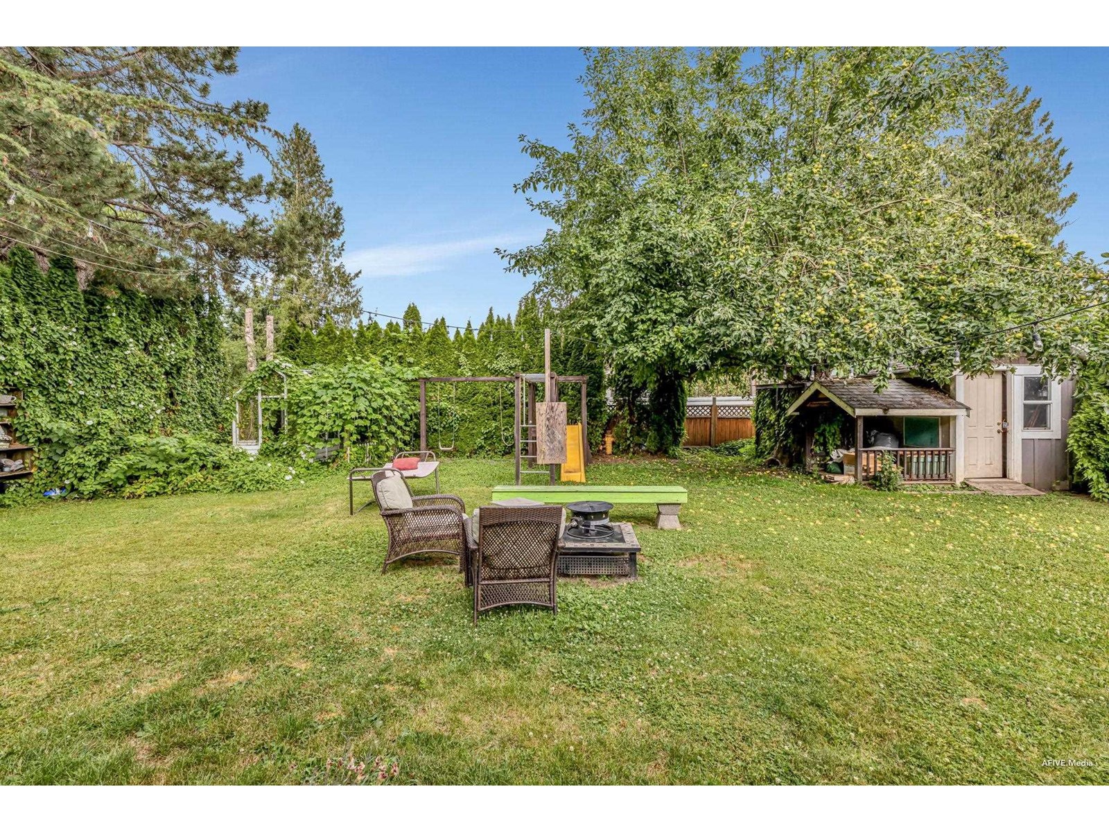Photo 9 of 46105 Lewis Avenue Chilliwack Proper East, Chilliwack BC