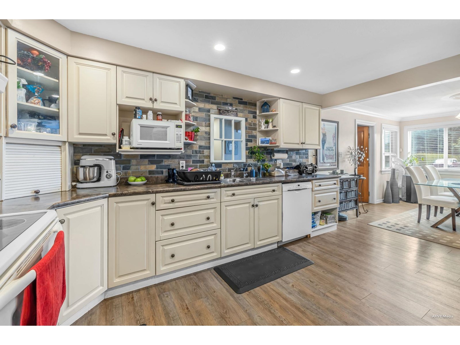 Photo 17 of 46105 Lewis Avenue Chilliwack Proper East, Chilliwack BC