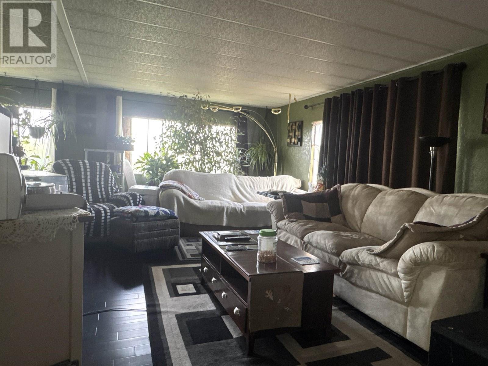 Photo 2 of 10608 101 Street, Taylor BC