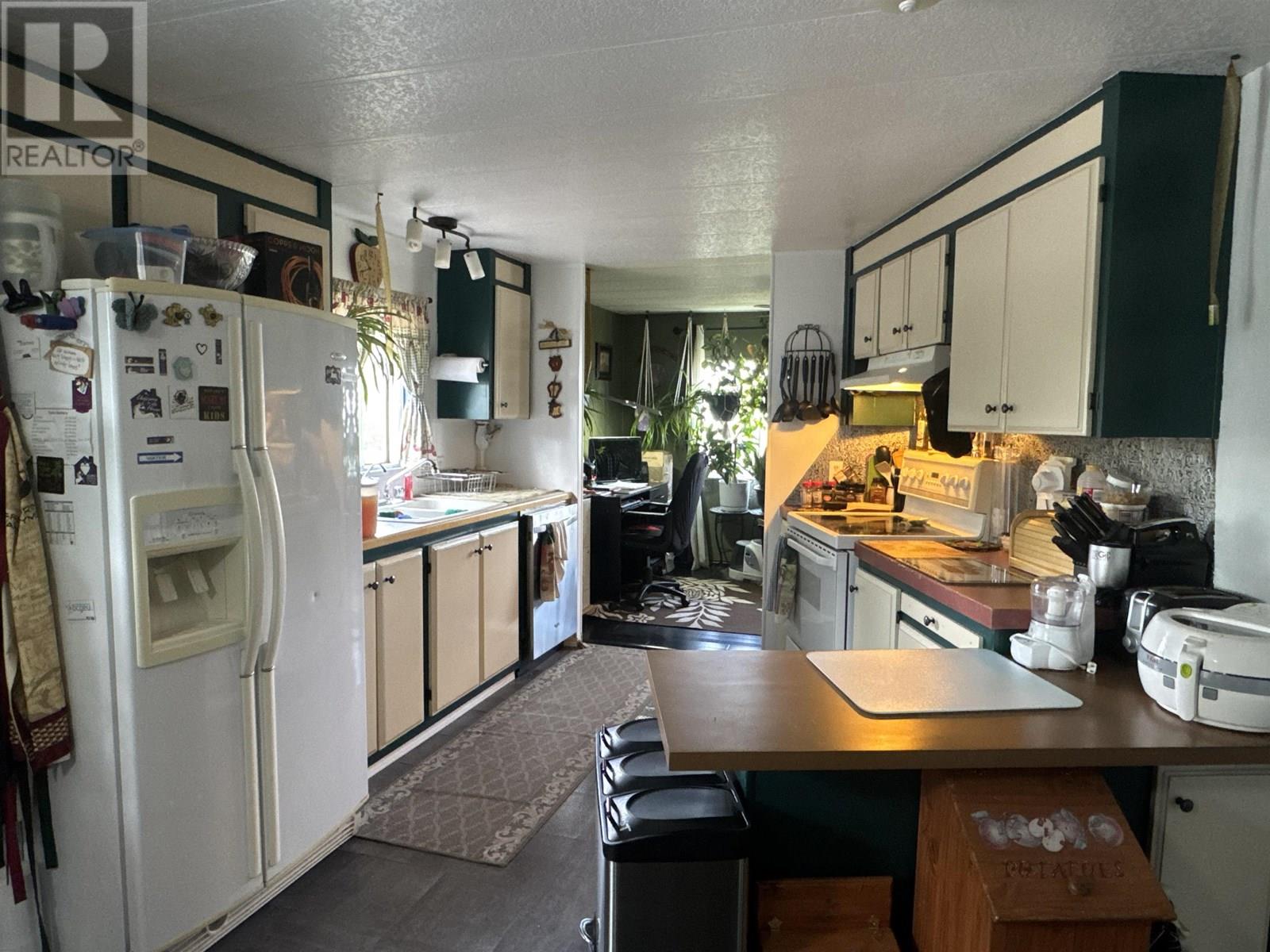 Photo 4 of 10608 101 Street, Taylor BC