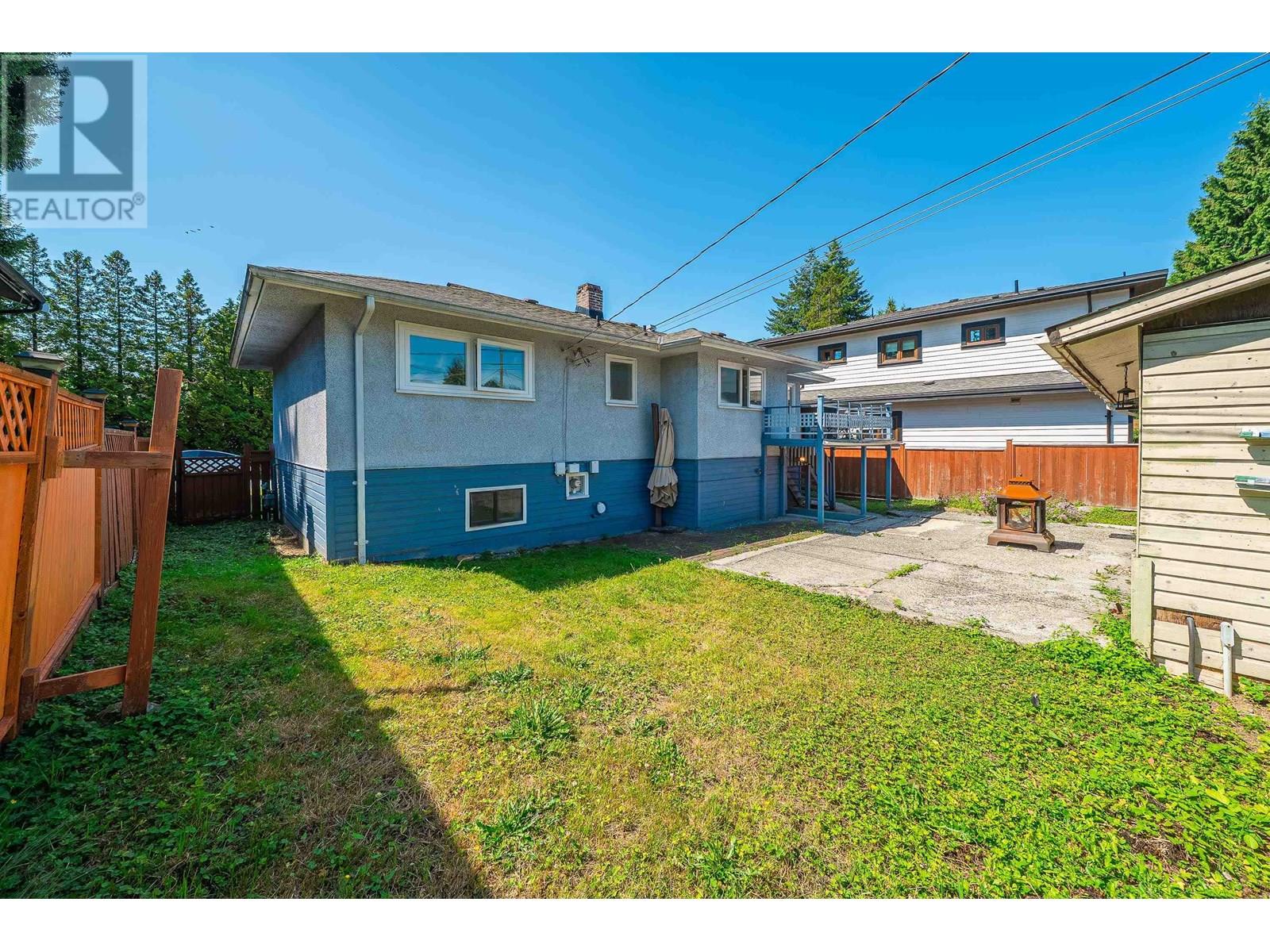 Photo 6 of 432 W 25th Street, North Vancouver BC