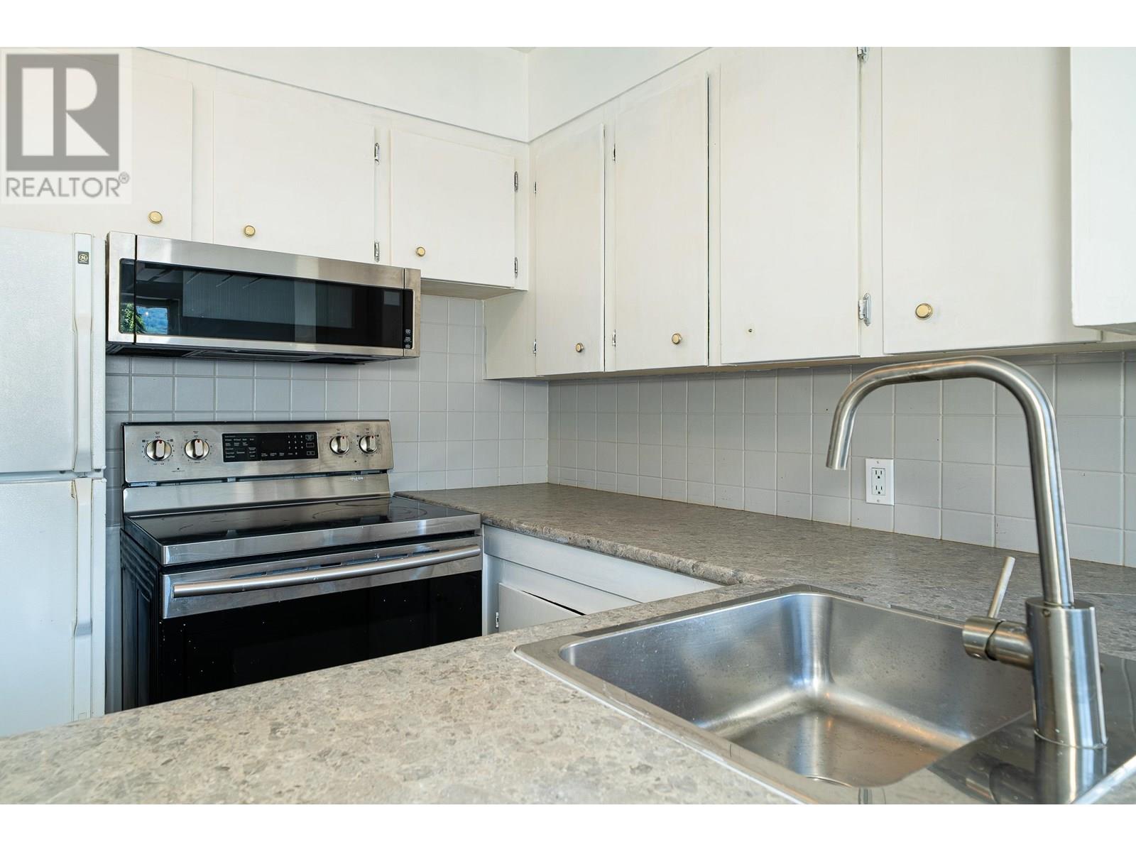 Photo 16 of 432 W 25th Street, North Vancouver BC