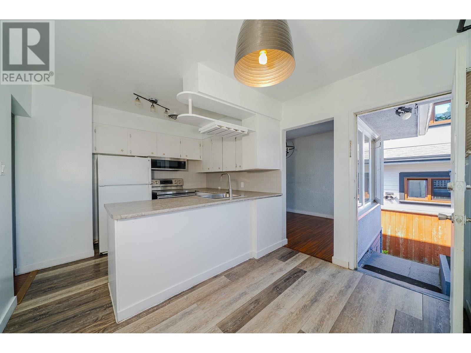 Photo 25 of 432 W 25th Street, North Vancouver BC