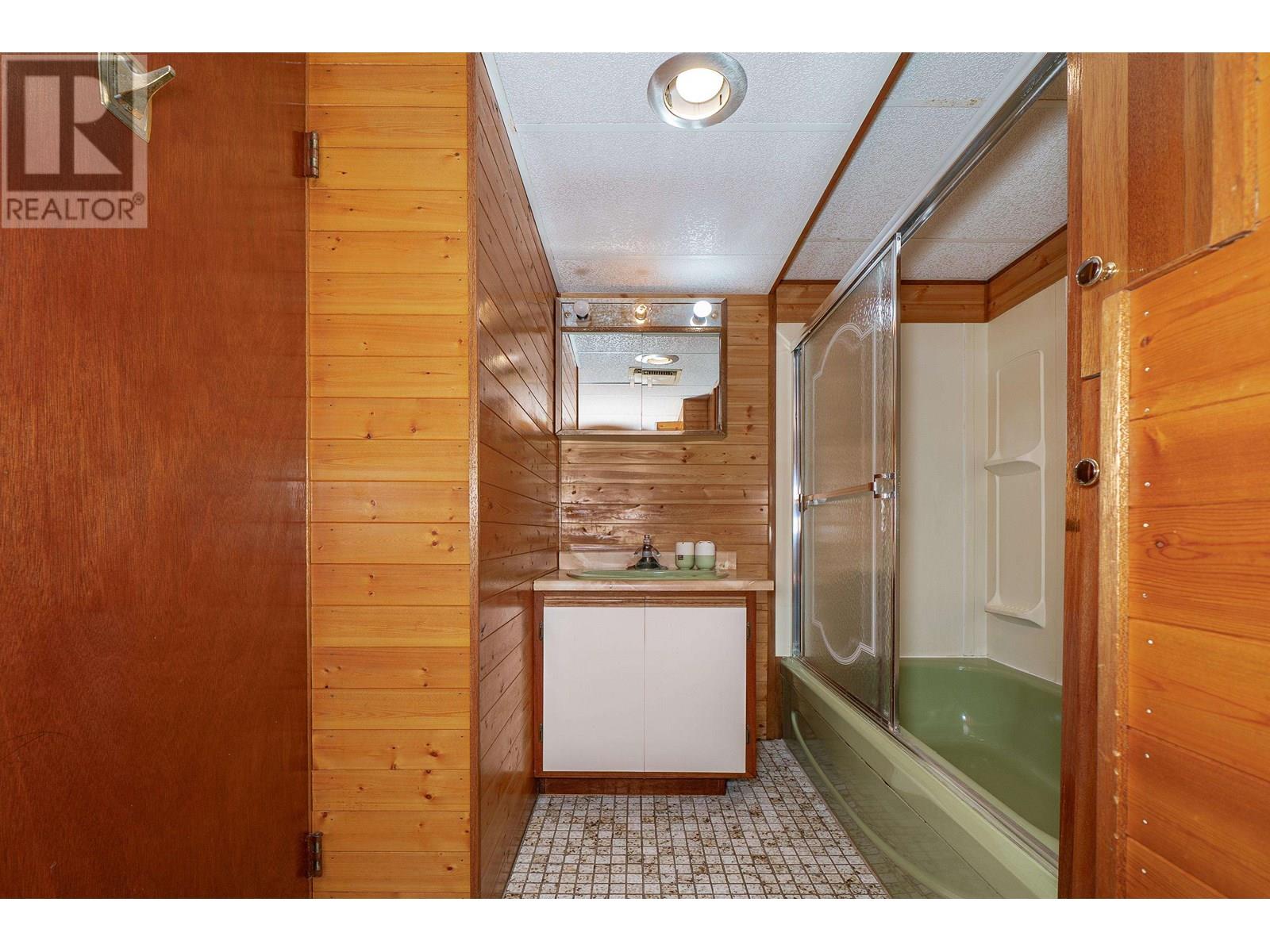 Photo 32 of 432 W 25th Street, North Vancouver BC