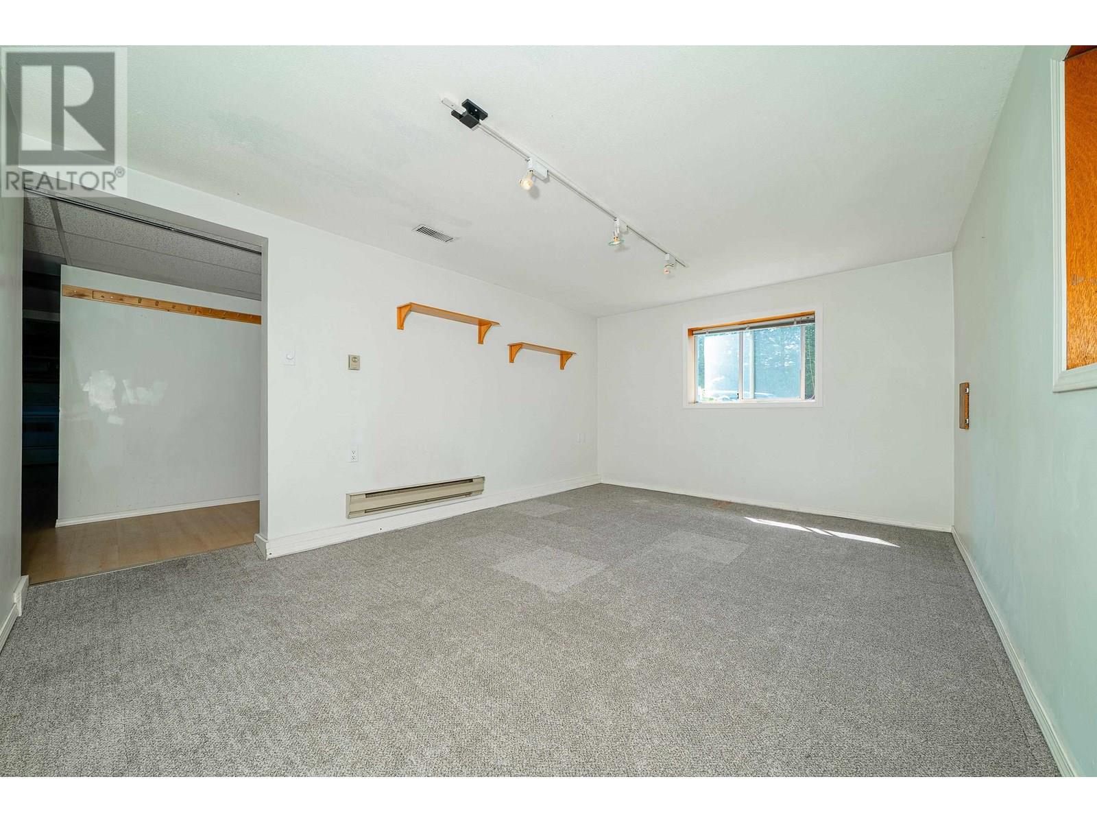 Photo 29 of 432 W 25th Street, North Vancouver BC