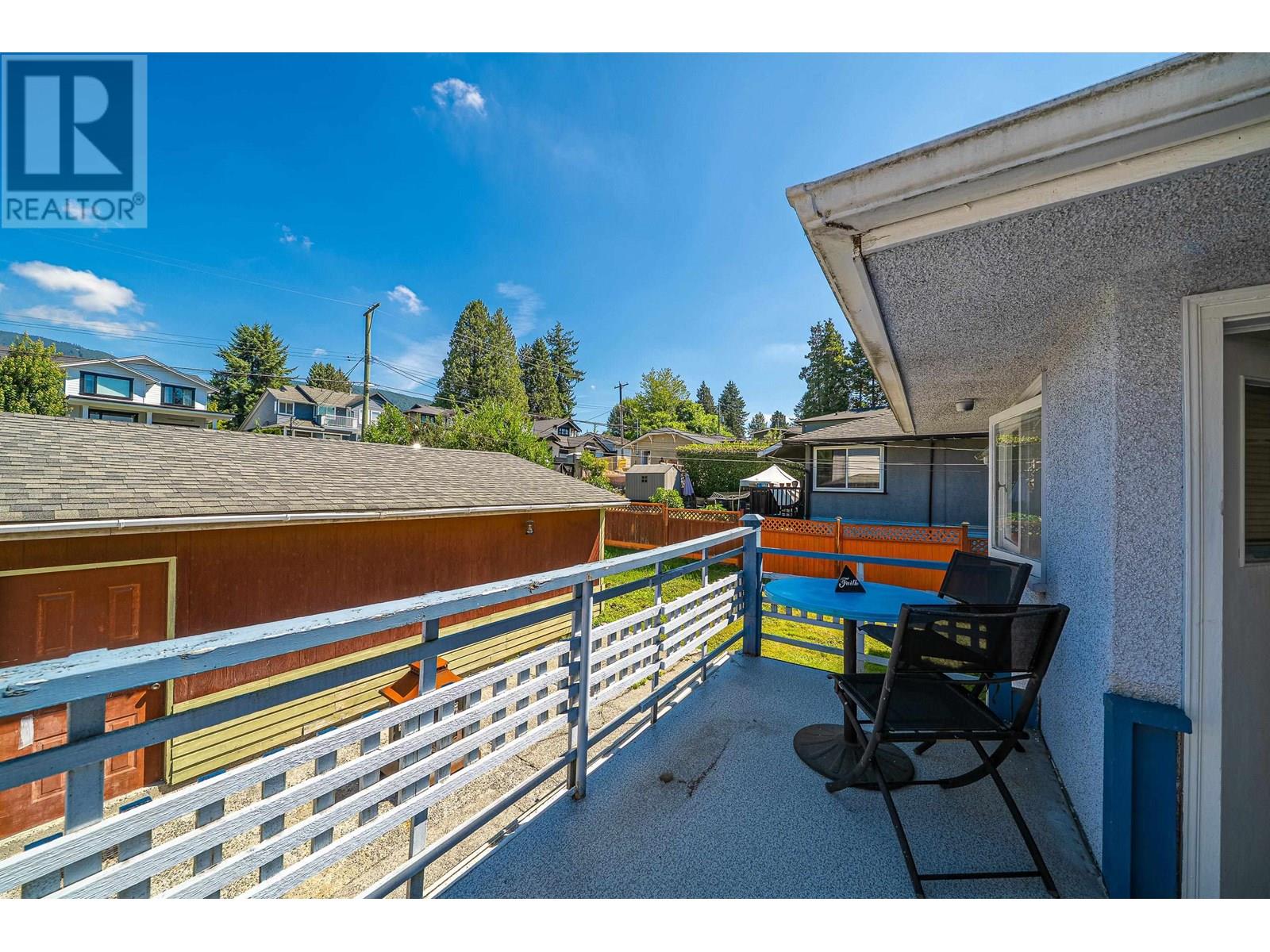 Photo 10 of 432 W 25th Street, North Vancouver BC