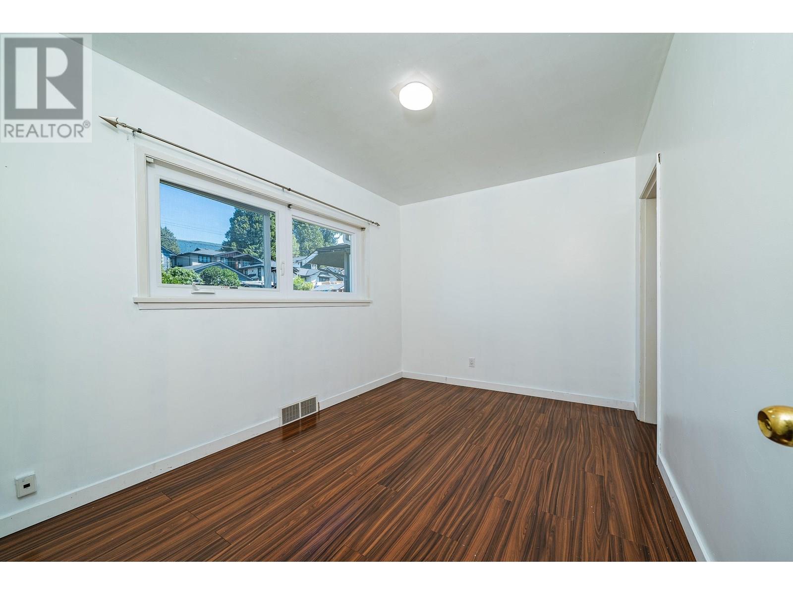 Photo 21 of 432 W 25th Street, North Vancouver BC