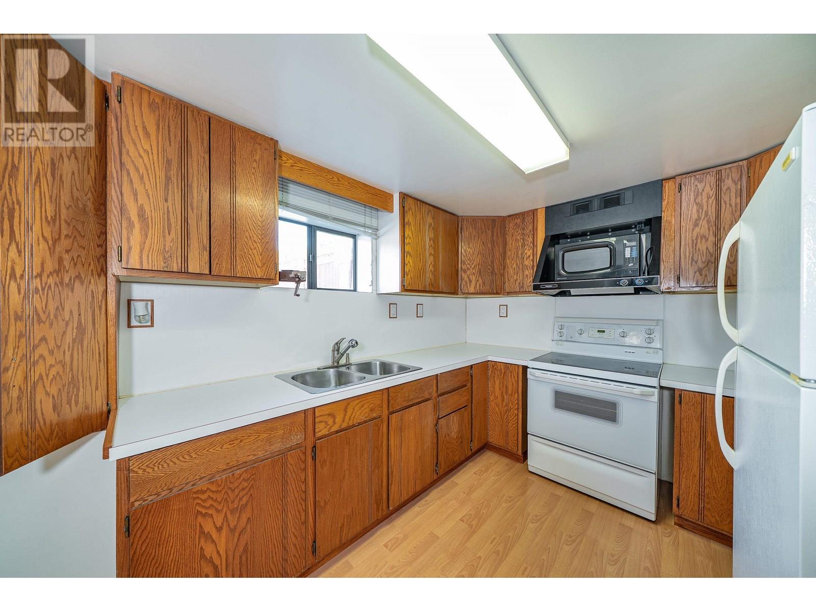 Photo 34 of 432 W 25th Street, North Vancouver BC