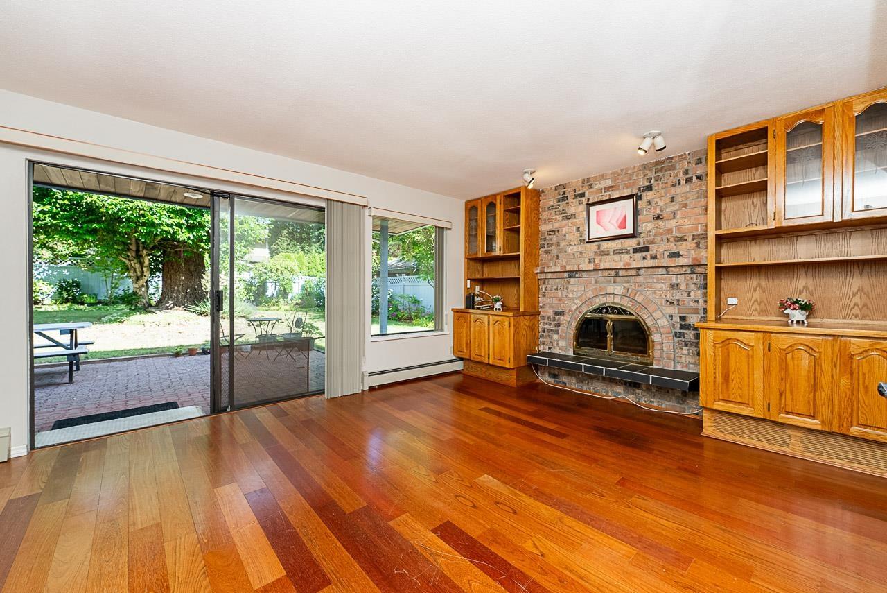 Photo 10 of 10672 Glenwood Drive, Surrey BC