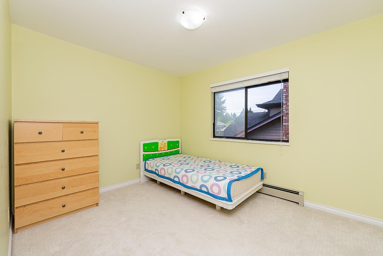 Photo 25 of 10672 Glenwood Drive, Surrey BC
