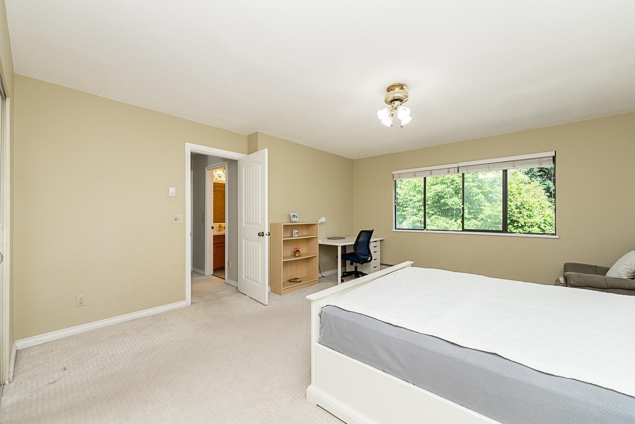 Photo 20 of 10672 Glenwood Drive, Surrey BC