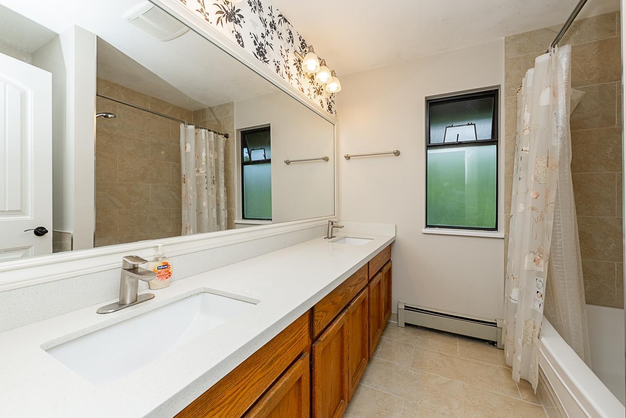 Photo 26 of 10672 Glenwood Drive, Surrey BC