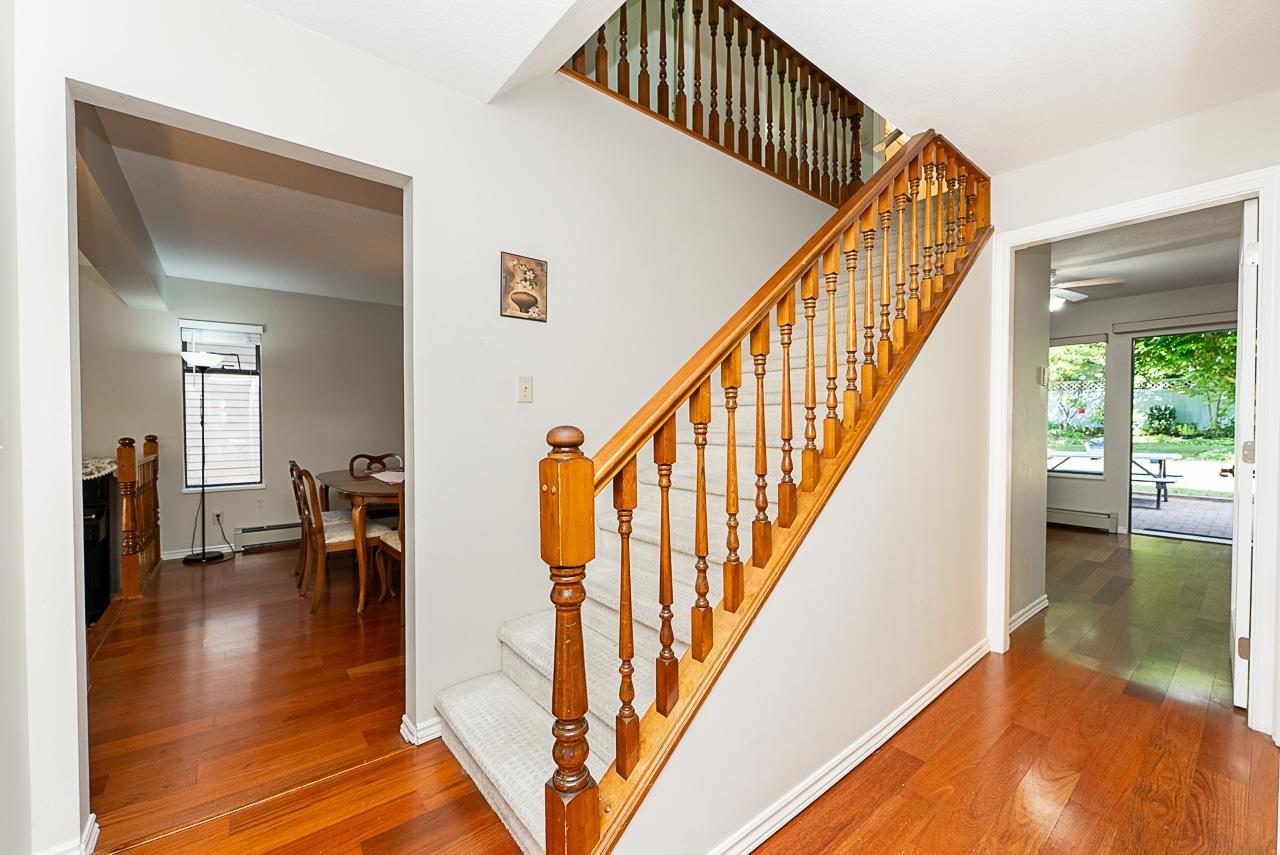 Photo 9 of 10672 Glenwood Drive, Surrey BC