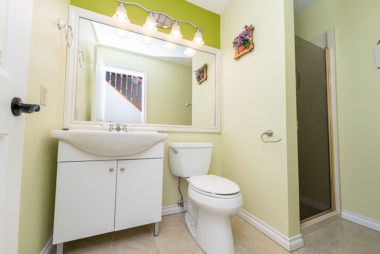 Photo 16 of 10672 Glenwood Drive, Surrey BC