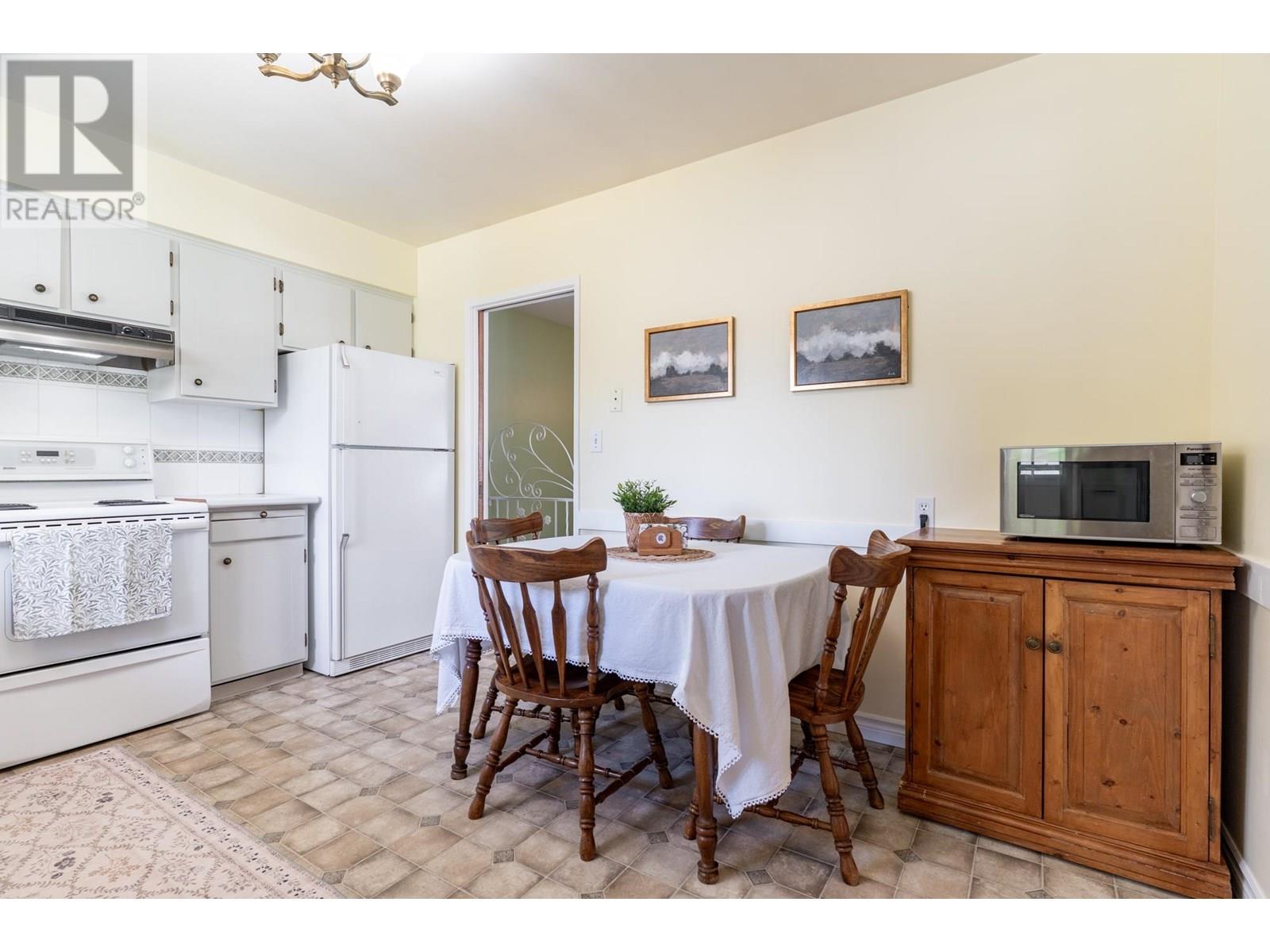Photo 10 of 5451 7 B Avenue, Delta BC
