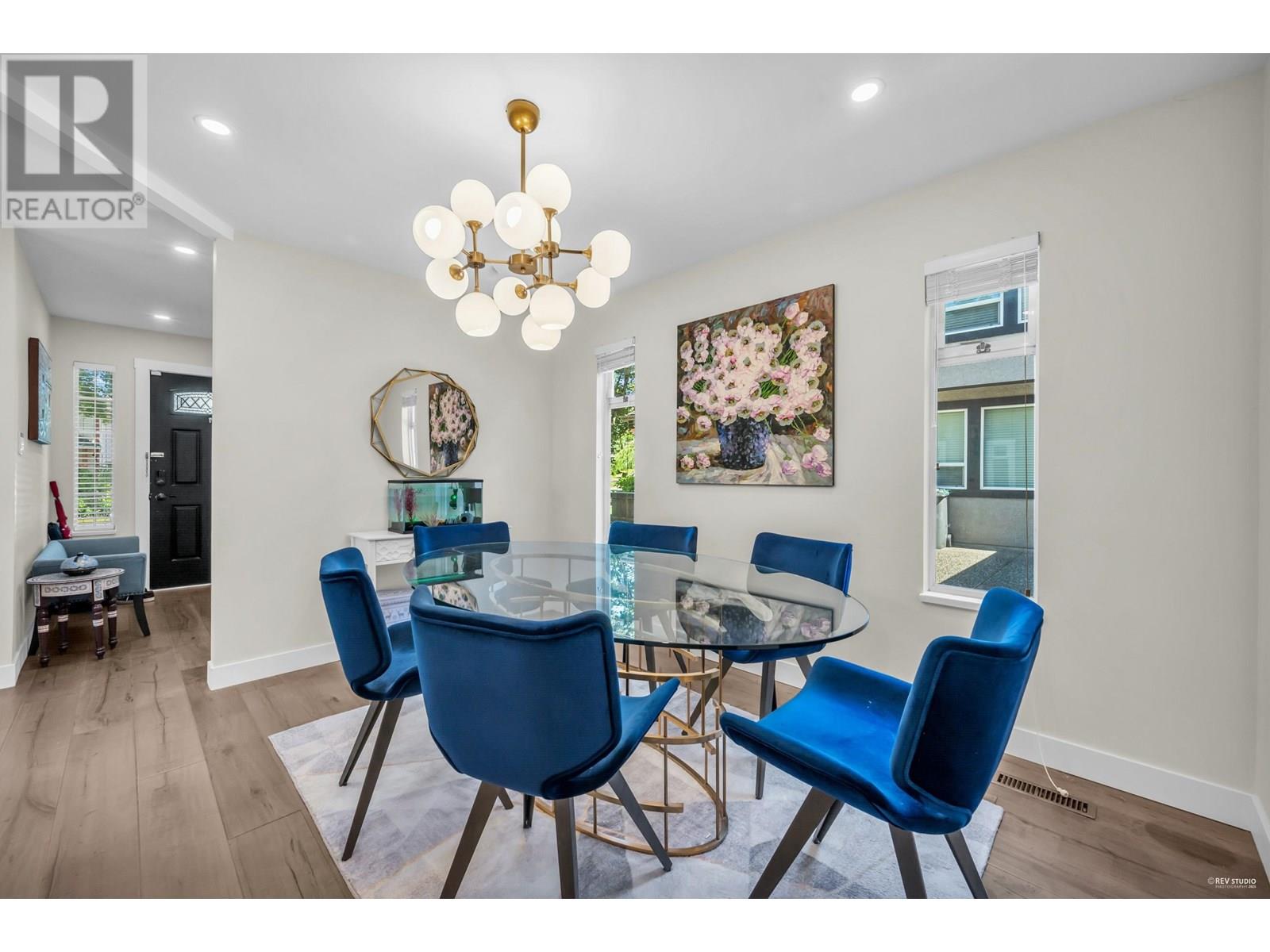 Photo 6 of 860 Ruckle Court, North Vancouver BC