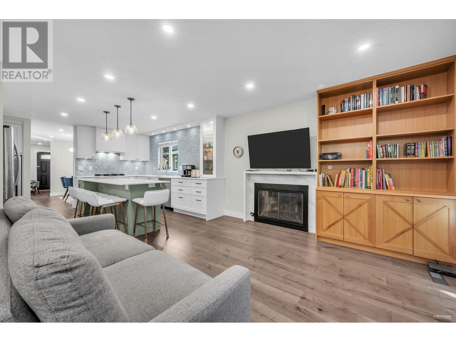 Photo 13 of 860 Ruckle Court, North Vancouver BC