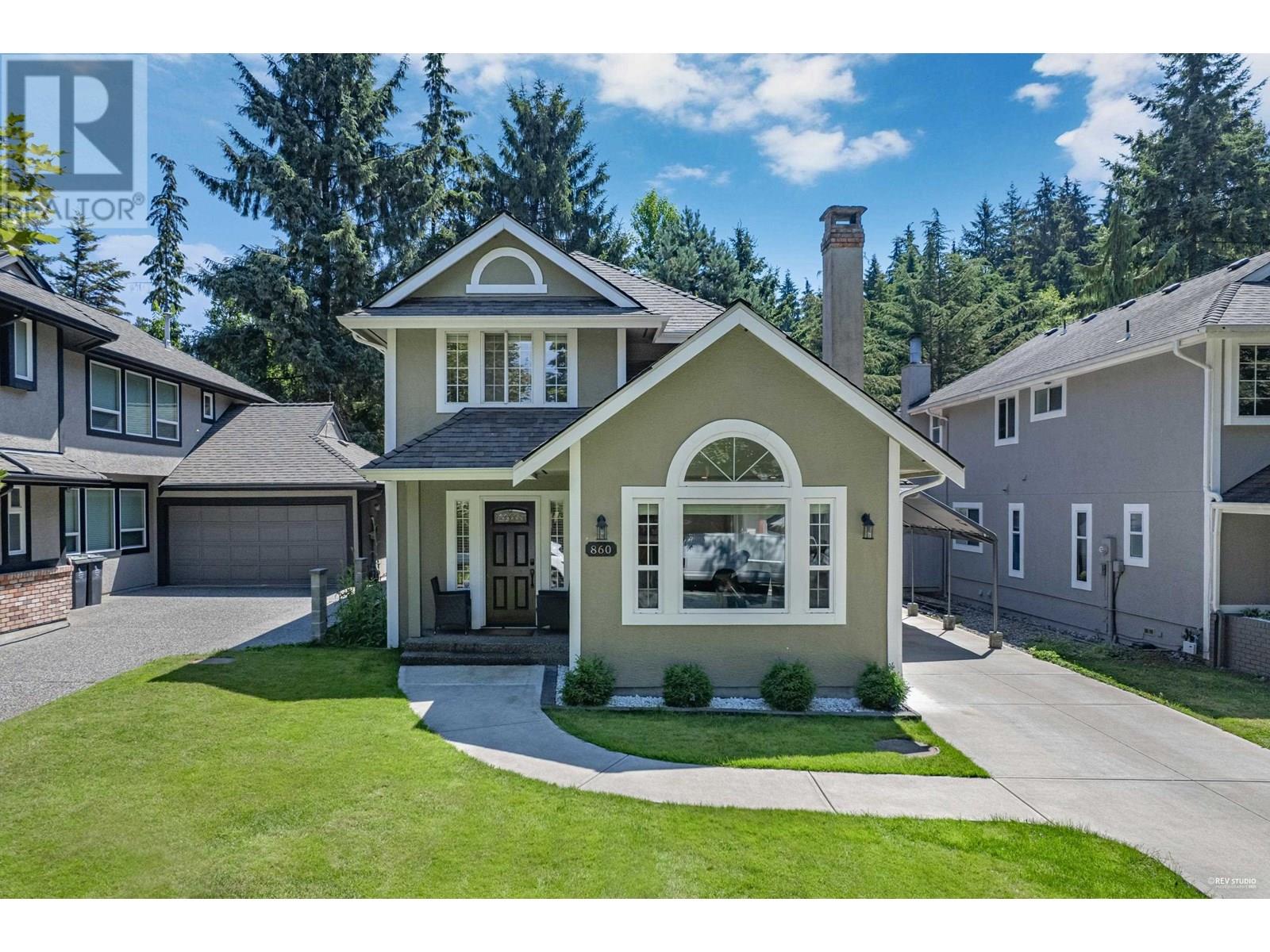 Photo 1 of 860 Ruckle Court, North Vancouver BC