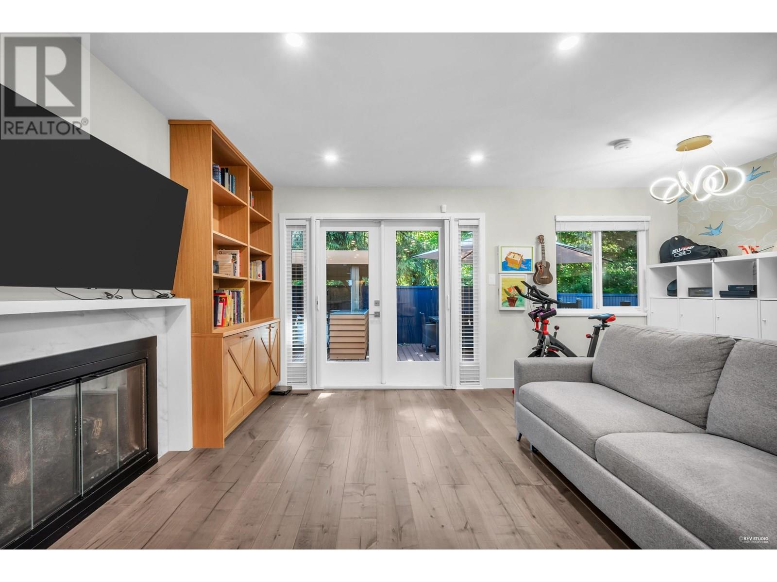 Photo 11 of 860 Ruckle Court, North Vancouver BC