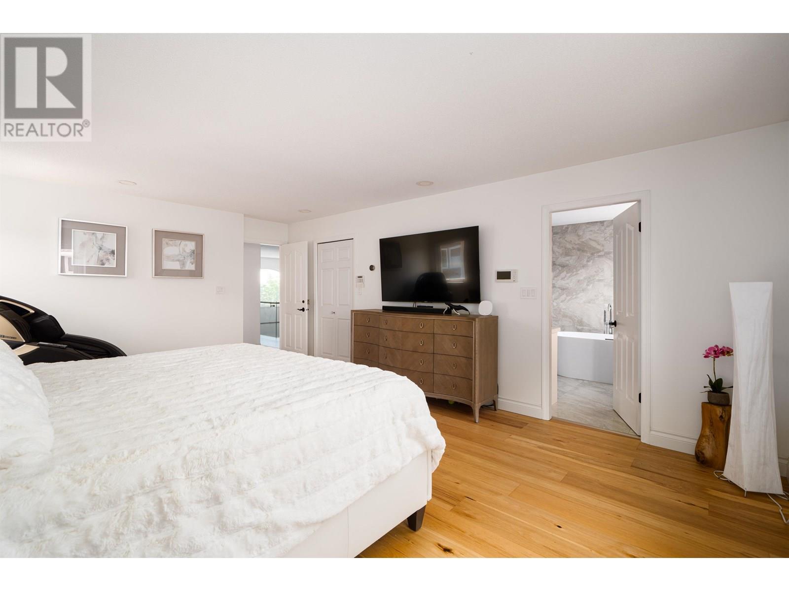 Photo 23 of 5653 Cornwall Drive, Richmond BC